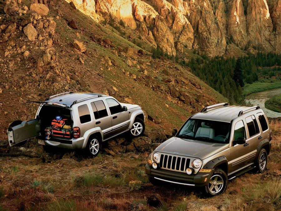  Jeep Liberty Renegade 2004 года  (фото 2 из 18)